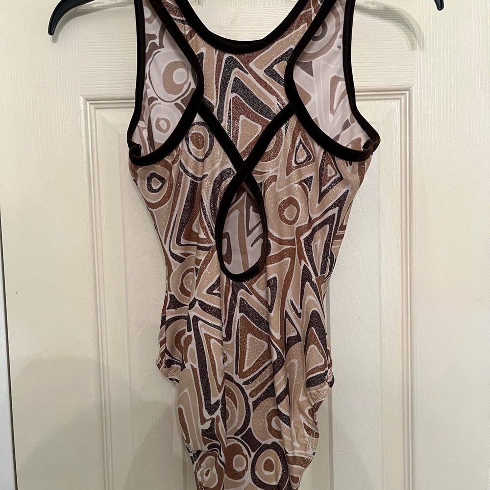 GK Adult Medium Leo. Barely worn.